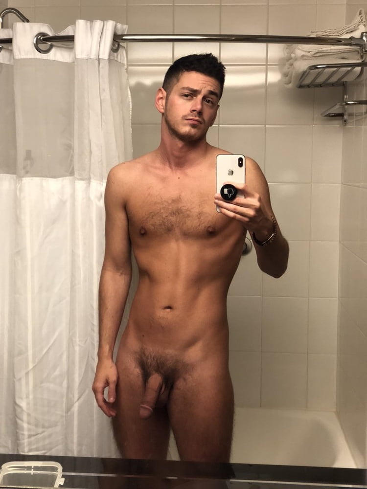 Gallery: Nude Men Selfies.